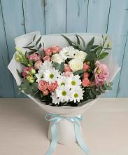 Букет цветов из:  Розы, Лизиантусы и Хризантемы в Светлом Саратовской области