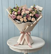 Букет цветов из:  Розы и Лизиантусы в Светлом Саратовской области