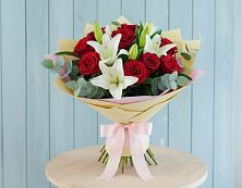 Букет цветов из:  Лилии и Розы в Светлом Саратовской области