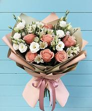 Букет цветов из:  Розы, Альстромерии и Лизиантусы в Светлом Саратовской области
