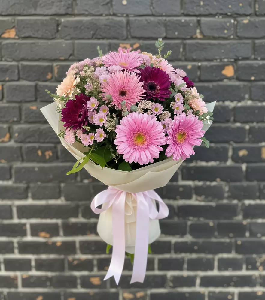 Букет цветов из: Герберы и Хризантемы в Светлом Саратовской области