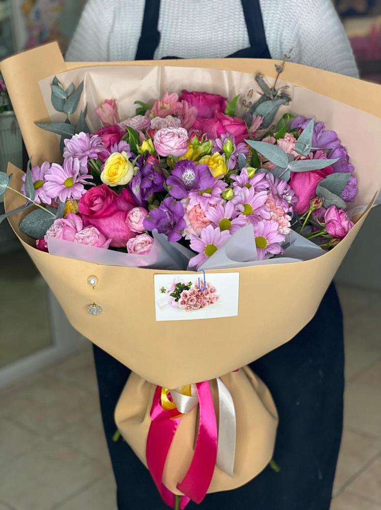 Букет цветов из: Хризантемы, Гвоздики и Альстромерии в Светлом Саратовской области