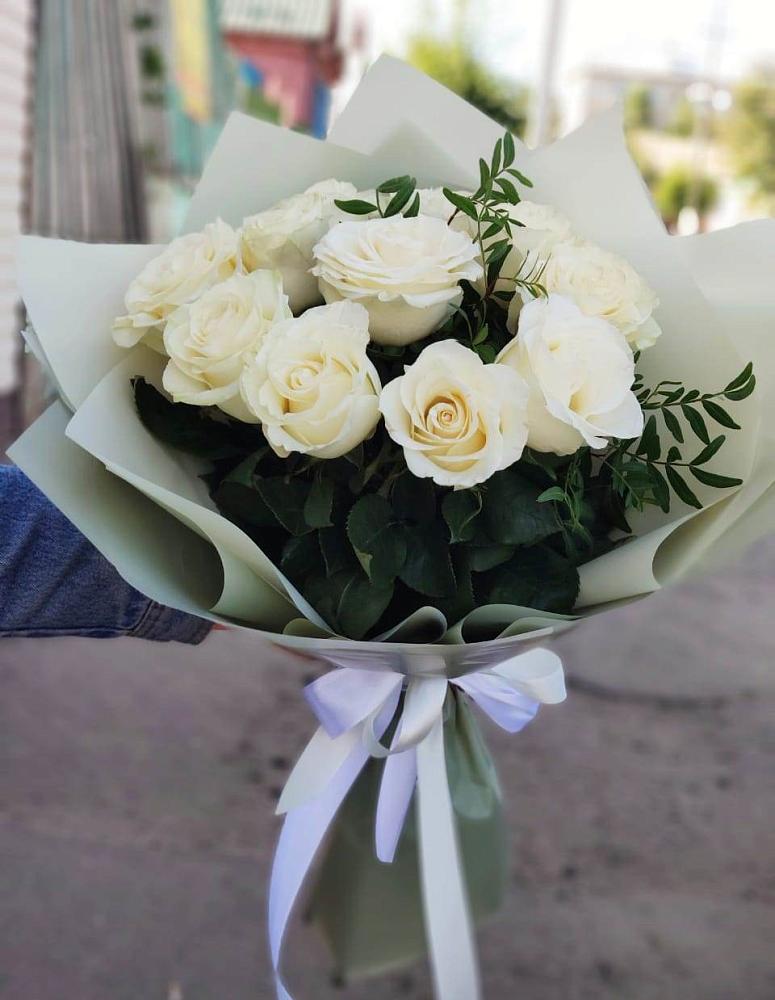 Букет Белые розы Проуд в Светлом Саратовской области