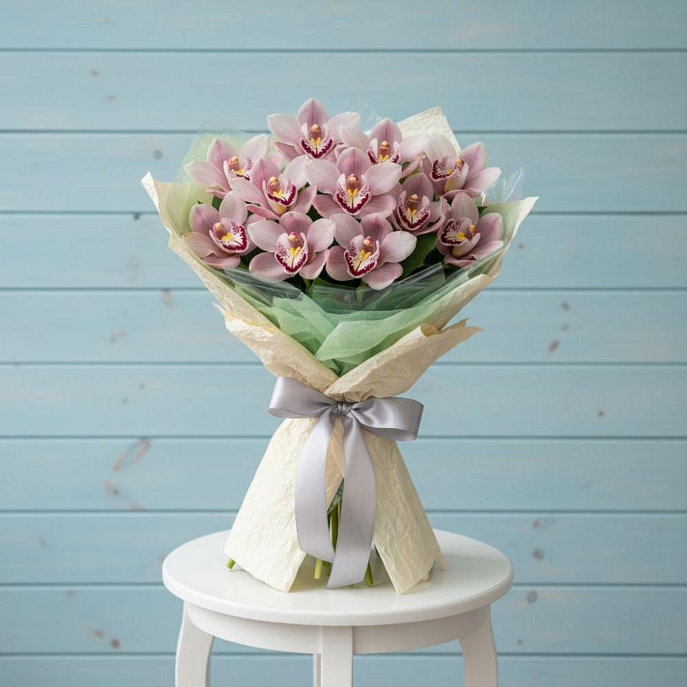 Букет цветов из: Орхидеи и Розы в Светлом Саратовской области