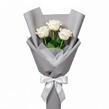 Букет 3 белые розы в Светлом Саратовской области