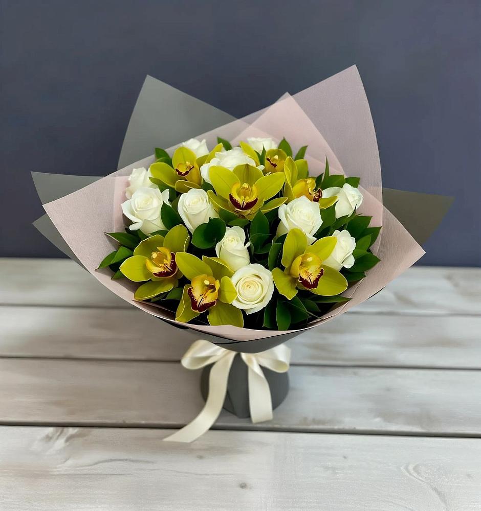 Букет цветов из: Орхидеи и Розы в Светлом Саратовской области