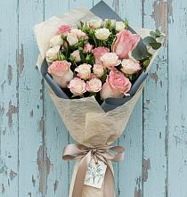 Букет цветов из:  Розы #REPLACE_PRED# Светлом Саратовской области