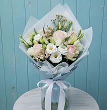 Букет цветов из:  Розы и Лизиантусы в Светлом Саратовской области