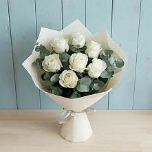 Букет Белые розы в Эвкалипте в Светлом Саратовской области