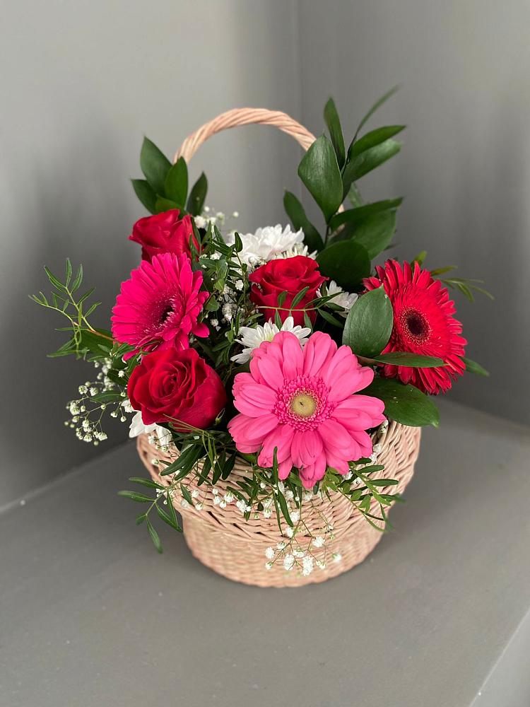 Цветочная композиция из Розы, Хризантемы и Герберы в корзине в Светлом Саратовской области