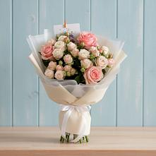 Букет цветов из:  Розы #REPLACE_PRED# Светлом Саратовской области