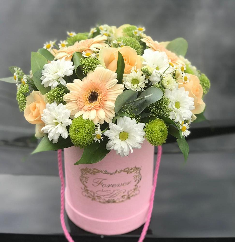 Цветочная композиция из Розы, Герберы и Хризантемы в шляпной коробке в Светлом Саратовской области