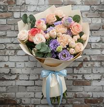 Букет цветов из:  Розы, Лизиантусы и Гвоздики #REPLACE_PRED# Светлом Саратовской области