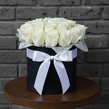 Цветочная композиция из Розы в шляпной коробке в Светлом Саратовской области